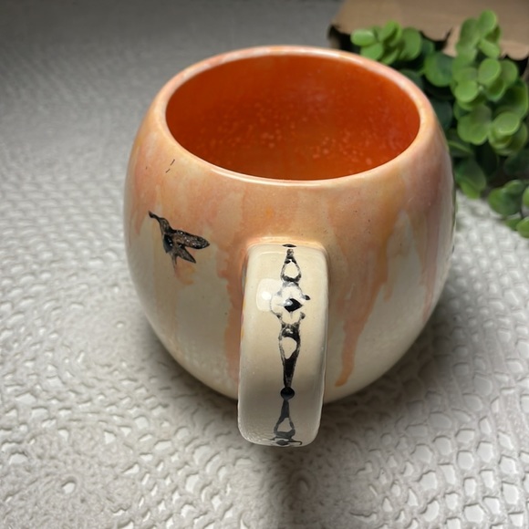 Large handcrafted pottery mug - Picture 2 of 5